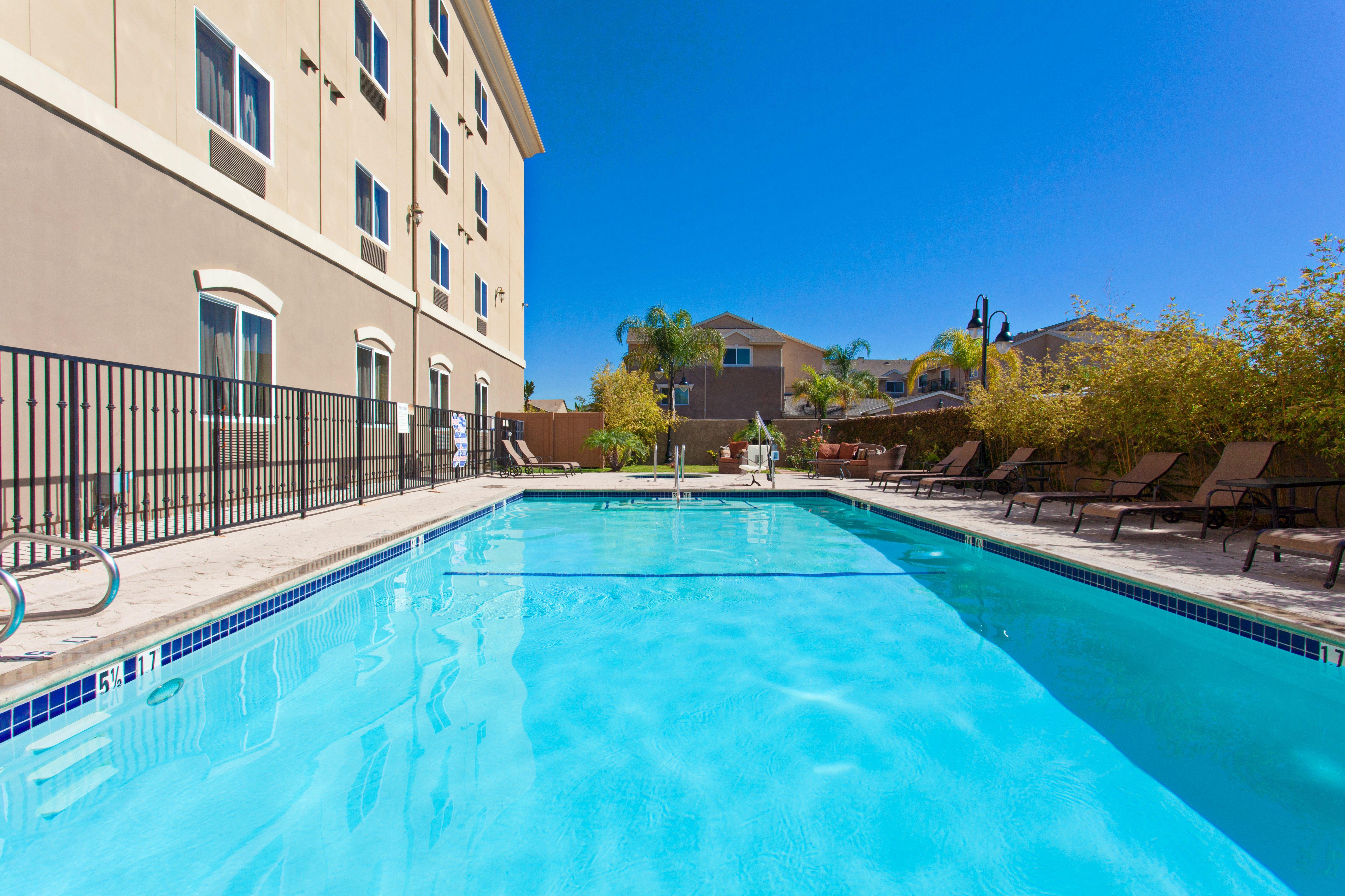 Holiday Inn Express Hotel & Suites Los Angeles Airport Hawthorne By Ihg Extérieur photo