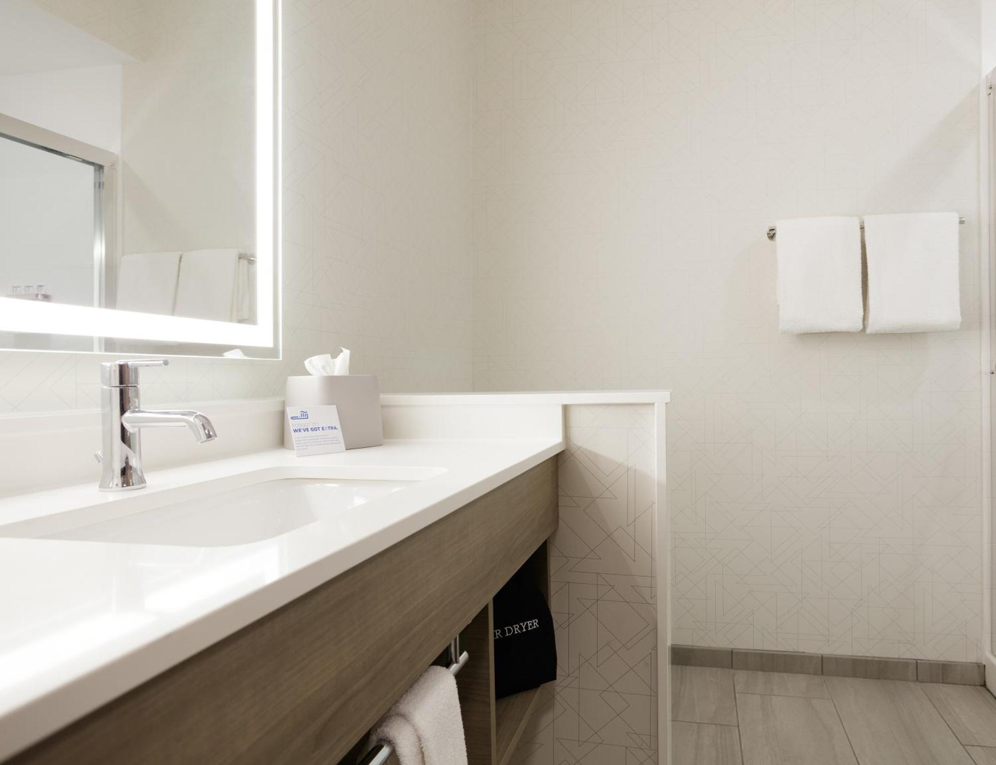 Holiday Inn Express Hotel & Suites Los Angeles Airport Hawthorne By Ihg Extérieur photo